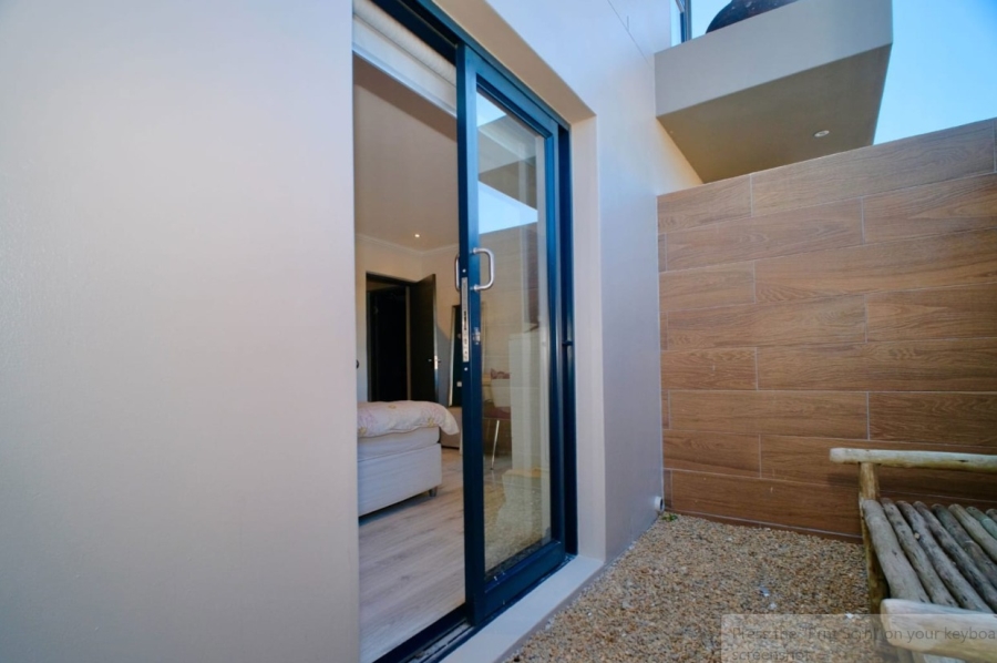 3 Bedroom Property for Sale in Calypso Beach Western Cape